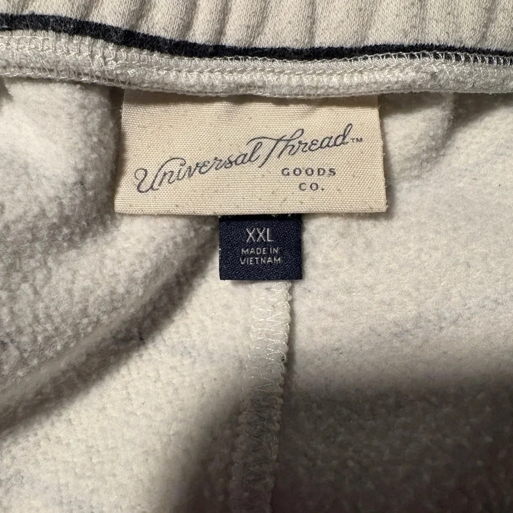 Universal Thread Drawstring Sweatshorts - Picture 2 of 3